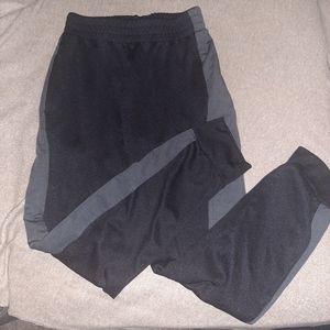 Pro athlete boys sweats size medium